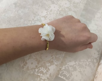 White hydrangea gold bracelet