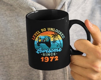 Nivå 50 upplåst Fantastiskt sedan 1975 (1974, 1976 eller valfritt år), Anpassat år, Femtio år gammal, 50-årsdag, Gamer Söt vintage kaffemugg