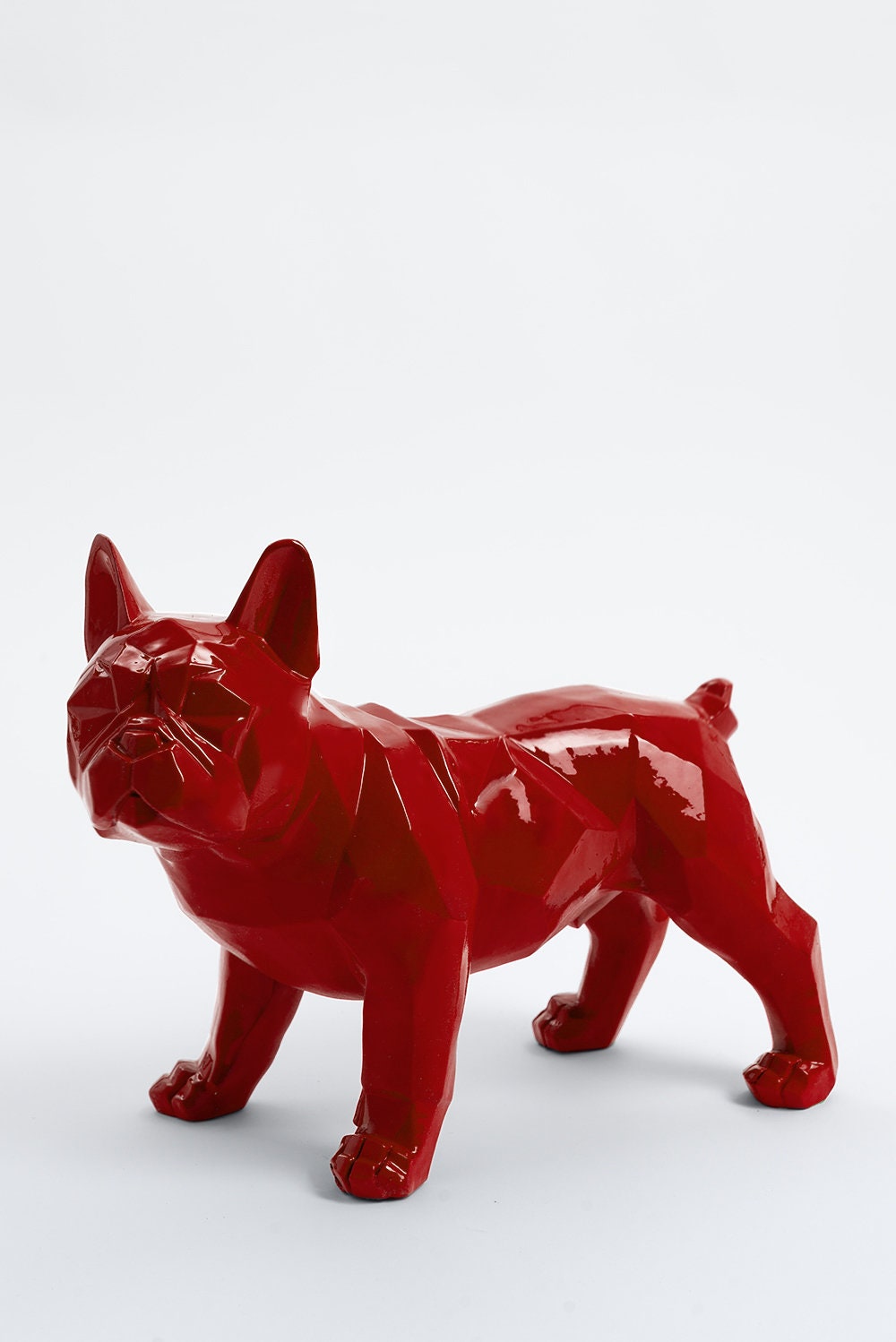 Calais 30cm Statue en Résine Chien Bouledogue Français Debout Origami Coloris Rouge Design Sculpture