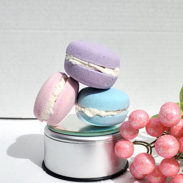 Macaron Bath Bombs, Macaron shaped bath bomb with bubble bath frosting, party favor bath bomb, birthday gift spa, spa gifts, macaron gifts