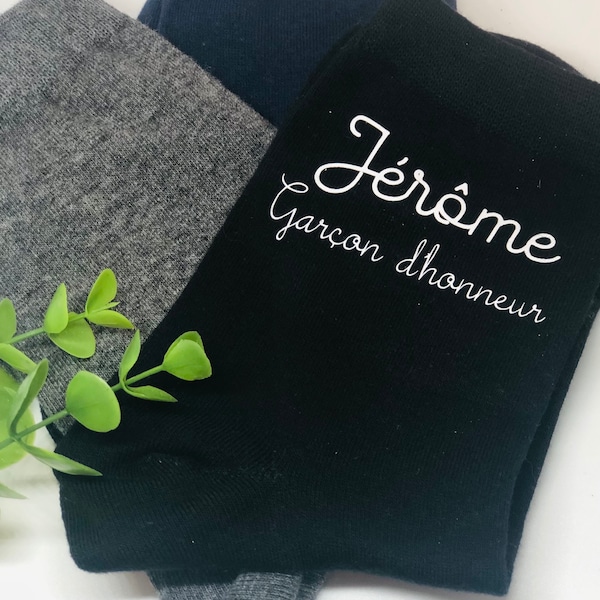 Chaussettes noires, gris foncé ou bleues foncées personnalisées pour témoin mariage, cadeau témoin original, box témoin, garçon d’honneur