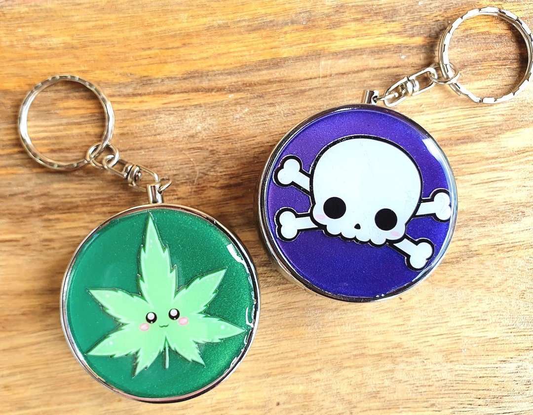 Cute Stainless Steel Pocket Ash Tray Keychain With Epoxy Resin Design ...