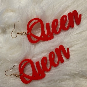 Queen Resin Earrings