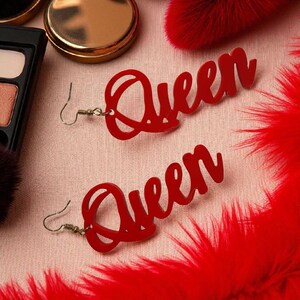 Queen Resin Earrings