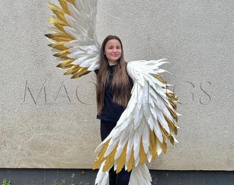 白と金の鳥の衣装、鳥の羽と尾の衣装のコスプレ、腕の羽、ハーピーの衣装、柔軟な羽の腕、大人用のハロウィン衣装
