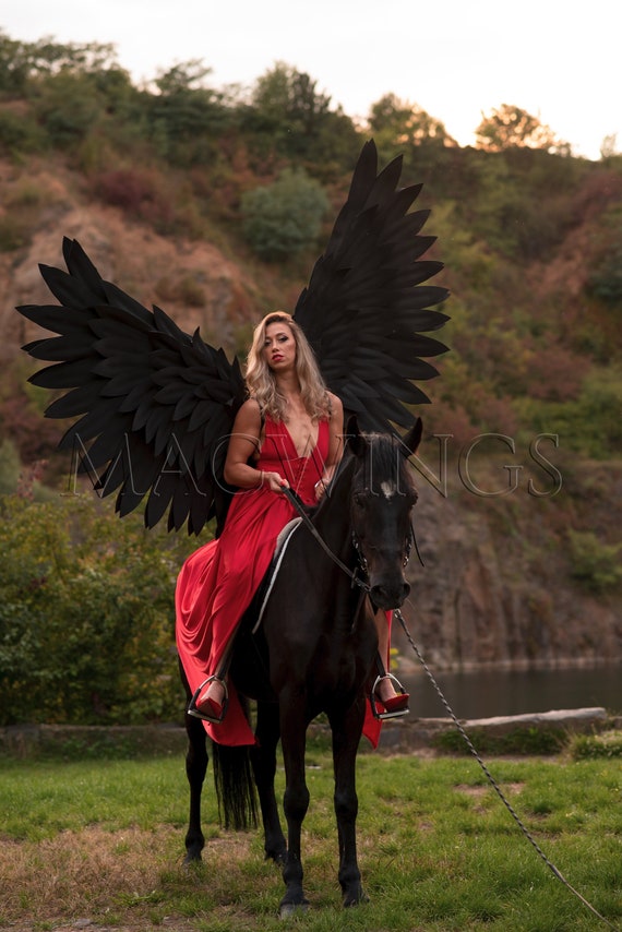 White and Gold Wings, Large Wings, Angel Wings Costume Cosplay, Cupid  Wings, Gold Tips, Adult Wings Photo Prop Woman, Adult Angel Costume -   Israel