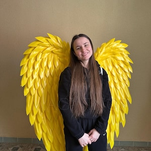Disfraz de alas amarillas, alas de ángel amarillas, cosplay de ángel con alas para adultos, alas de utilería para fotos, sesión de Comic-Con de Halloween, alas amarillas canarias