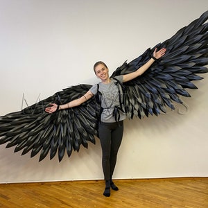 Alas negras móviles, alas de diablo, alas flexibles para disfraz de ángel caído, alas de pájaro para adultos, cosplay, utilería para fotos de Halloween, desfile