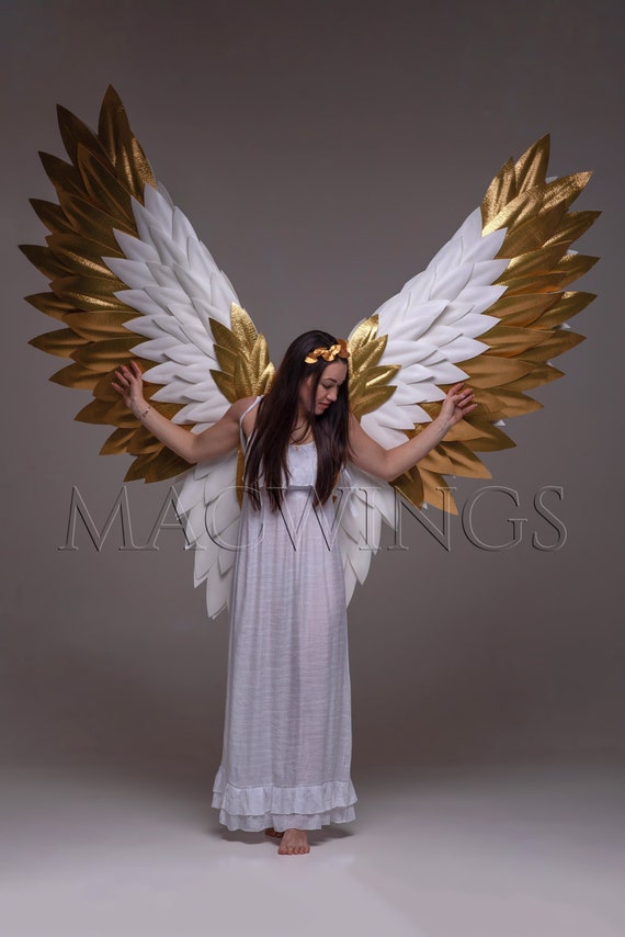 Ali bianche e oro, grandi ali, ali d'angelo costume cosplay, ali di Cupido,  punte d'oro, donna prop foto ali adulte, costume angelo adulto -  Italia