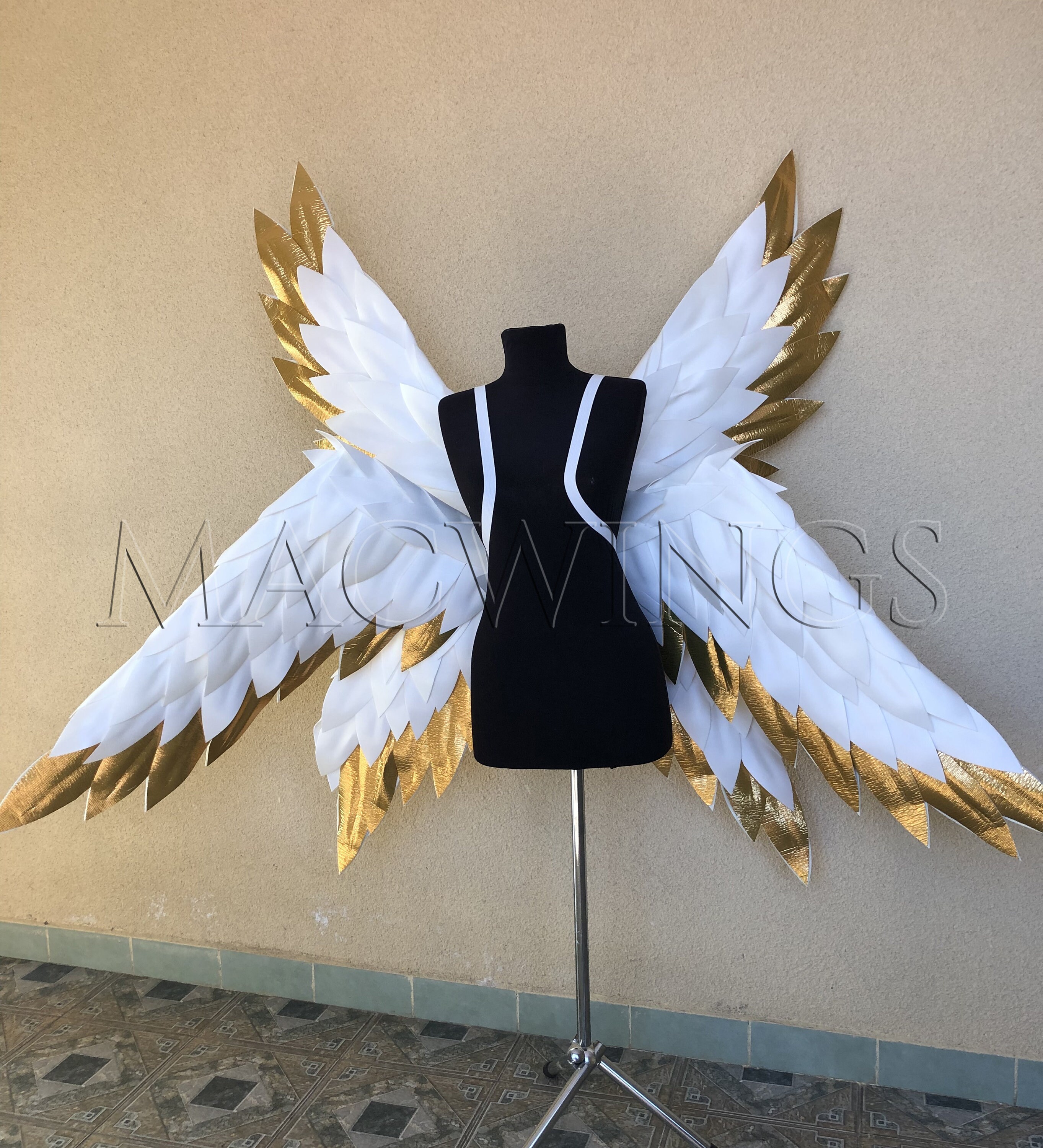 dress whites and gold wings You know what they say about Dress Whites and Gold Wings..... Harmon Rabb, "JAG" (hk)