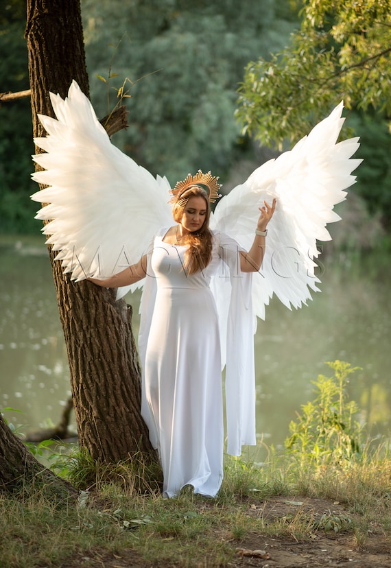 Ali bianche e oro, grandi ali, ali d'angelo costume cosplay, ali di Cupido,  punte d'oro, donna prop foto ali adulte, costume angelo adulto -  Italia