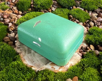 Vintage Bracelet or Bangle Presentation Box, Art Deco Ladies Watch Jewellery Box Circa 1950-60’s