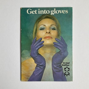 Reklama na ladzie sklepowej z tektury vintage Kitsch. Rękawiczki ze skóry naturalnej, lata 60. XX wieku.