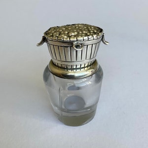 Antique Novelty Perfume Bottle Silver Grape Barrel Circa 1780’s