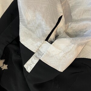 Vintage Japanese Haori Kimono Jacket Black with White Floral Embroidery | Short Kimono Cardigan | Traditional Japanese Jacket image 5