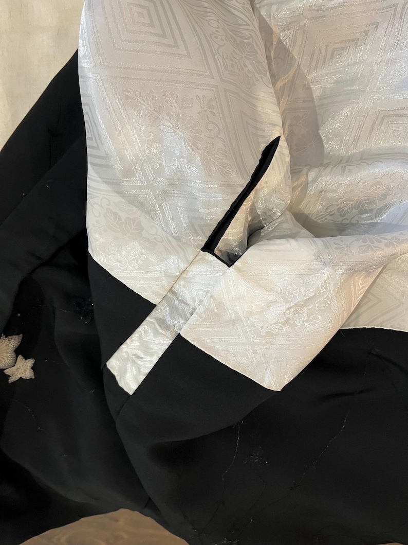 Vintage Japanese Haori Kimono Jacket Black with White Floral Embroidery | Short Kimono Cardigan | Traditional Japanese Jacket image 5
