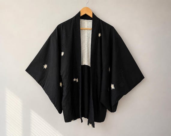 Vintage Japanese Haori Kimono Jacket Black  with White Floral Embroidery | Short Kimono Cardigan | Traditional Japanese Jacket