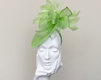 Bright Pale Green Upright Saucer Fascinator .    J11