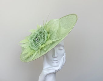 Pale Green Wedding Hatinator Hat.    J38