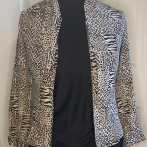 Vintage 100% Silk Jacqueline Ferrar Blouse Animal Print Long Sleeve Button Up b15