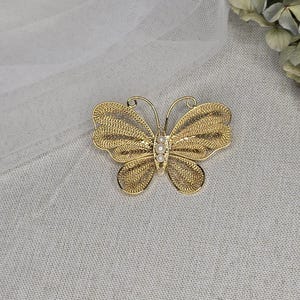 Vintage Butterfly Brooch Gold Tone Metal Pearlescent Beads Classy Jewelry