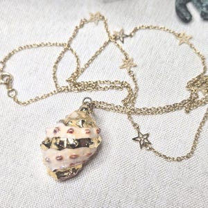 Vintage Shell Necklace Long Gold-Tone Star Charm Chain Gold Lined Shell Pendant