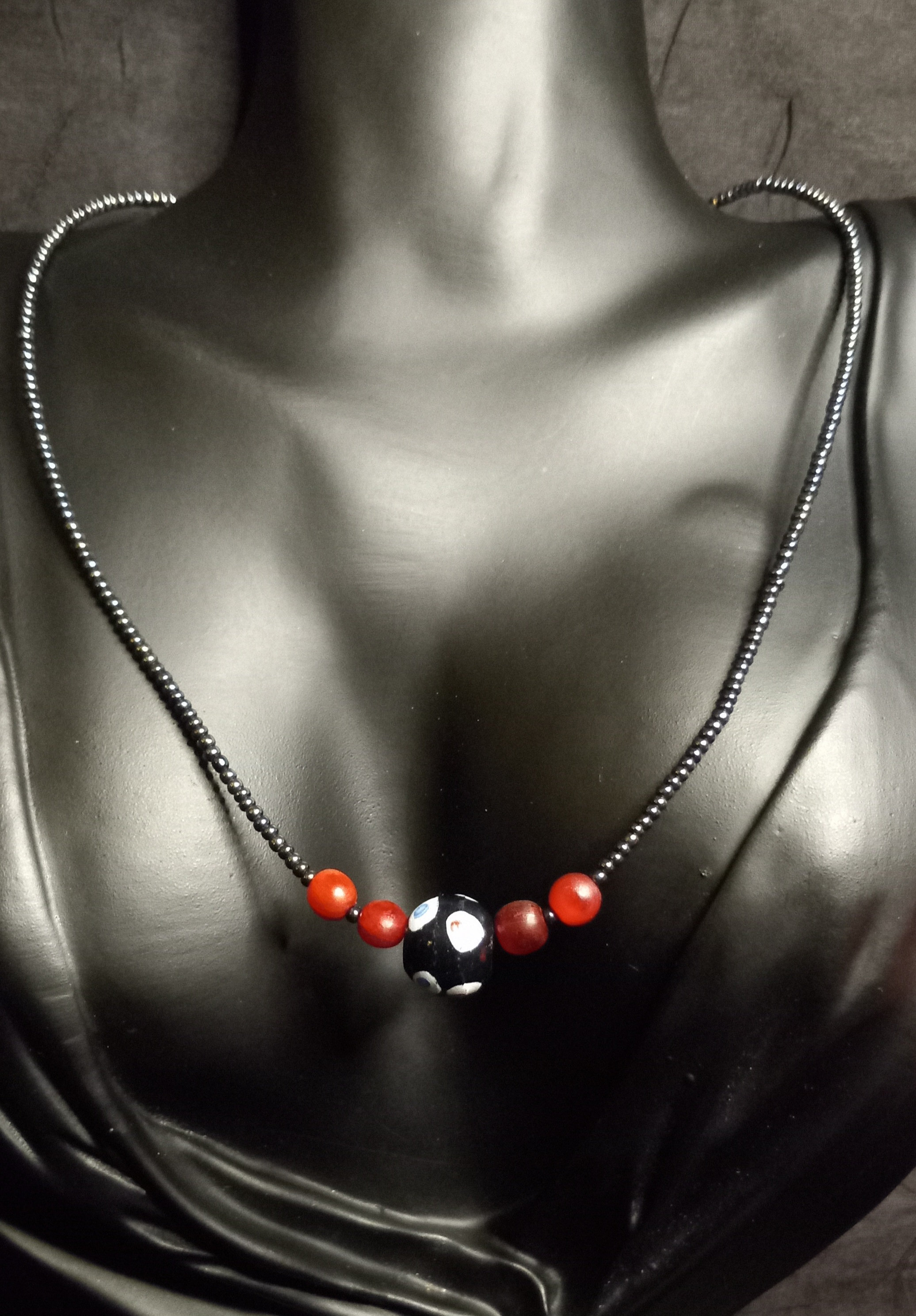 Vintage 90s Beaded Necklace Black & Red Beads Unique Used Jewelry 