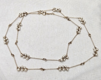 Vintage Avon Necklace Gold-Tone Chain Faux Pearl Clusters Pre owned 90s Jewelry
