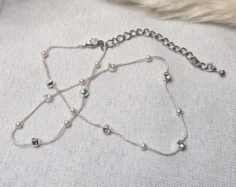 Vintage Girls Necklace Faux Pearl & Crystal Charms Silver Tone Choker Chain 90s