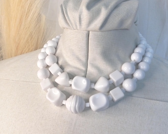 Vintage Choker Necklace chunky white beads classy true vintage beaded jewelry