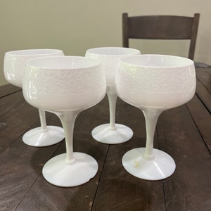 Old Morgantown Solid White Vision Flower Etched Saucer Champagne Glass Set Of 4