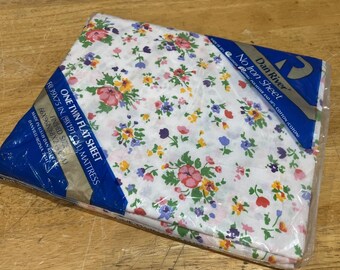 VTG Dan River Danville 70s Floral Field Flowers Twin Flat Sheet Cottagecore NOS
