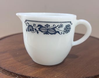 Vtg Pyrex Old Town Blue Onion Milk Glass Creamer Pitcher Farmhouse 722 10 USA