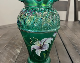 Vrg FENTON Designer Series Vase Emerald Green Iridescent Purple Lily Signed