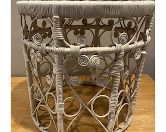 Vtg White Wicker Rattan Plant Stand Boho Scroll Peacock Side Table Round 18"