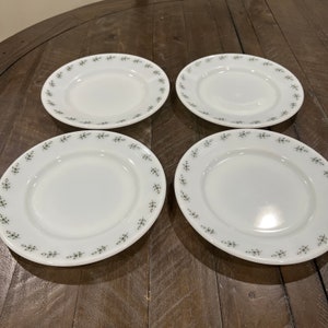 4 Pyrex Tableware by Corning Restaurant Ware 9” Round Green Leaf Plates