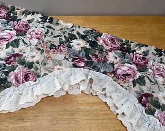 Vtg JCPenney Floral Rose Scalloped Valance Eyelet Lace Trim Cottagecore 86x19