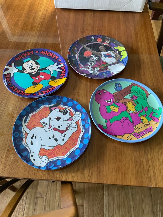 Vintage Set de cuatro platos infantiles de melamina de 8 101 Dálmatas,  Space Jam, Barney y Mickey Mouse -  España