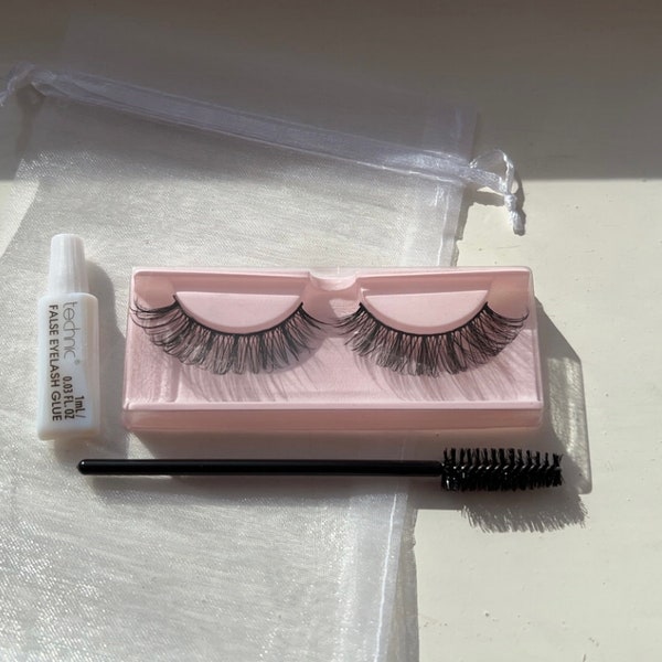 False eyelashes | with eyelash brush and eyelash adhesive glue