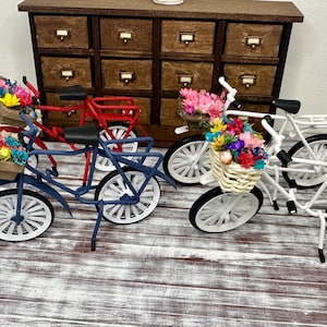 Miniature decorative bike or bicycle with flower basket, multiple colors, filled with dried flowers