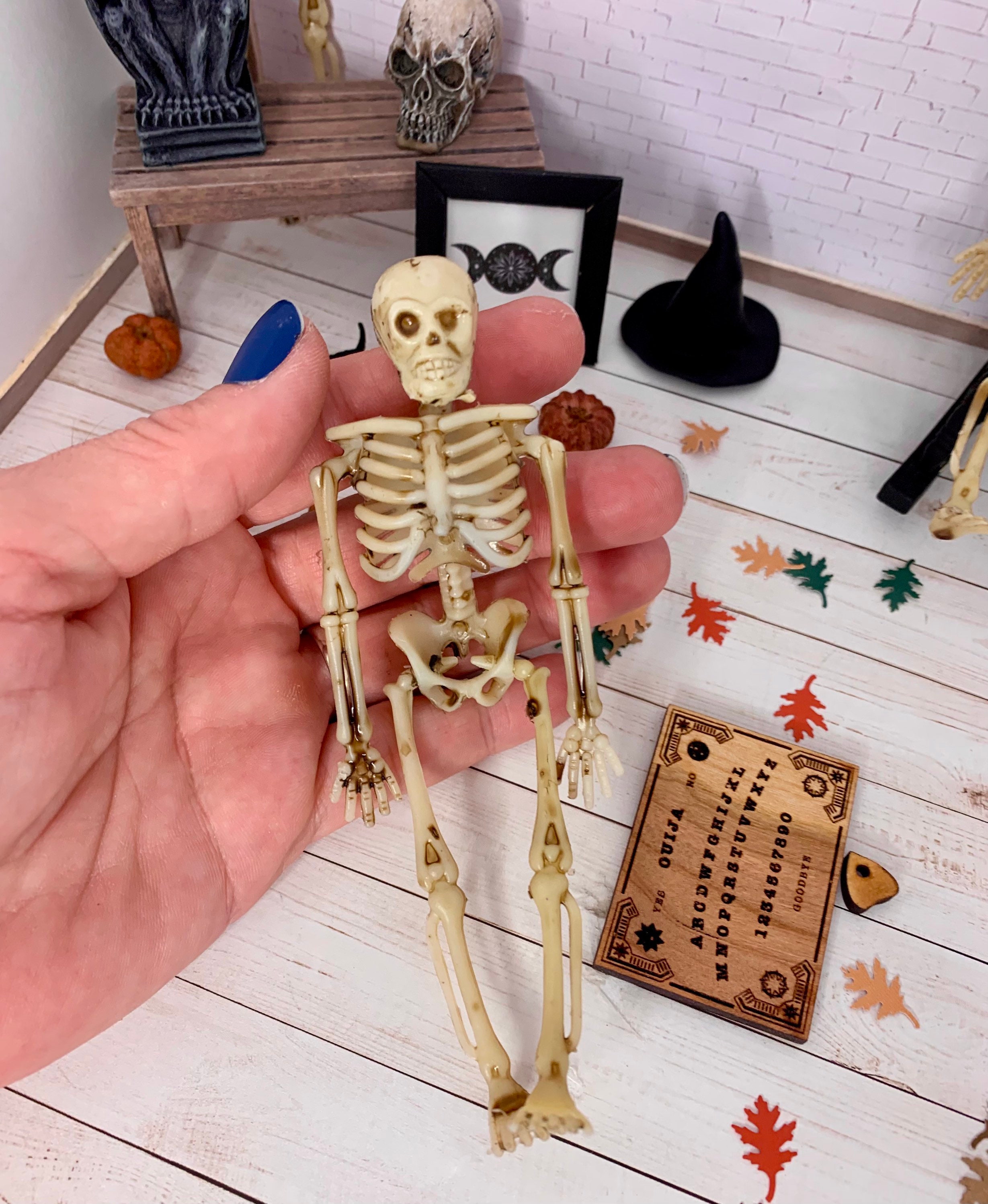 KARLOR Skeleton Figure Table Decoration, The Skeleton of Meditation, Funny  Horrible Skeleton Halloween Skeleton Decoration Skeleton Figure for Haunted