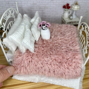 Miniature dollhouse Dusty Pink knitted plush blanket, miniature bedding accessory, dollhouse bedding