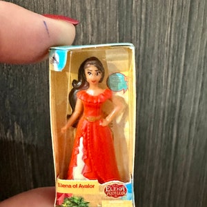 Zuru Mini Brands Disney Princess collectibles, dollhouse miniature toys