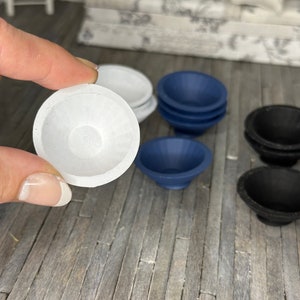 Miniature dollhouse decorative bowls, food, candy, décor bowls, dollhouse dishes