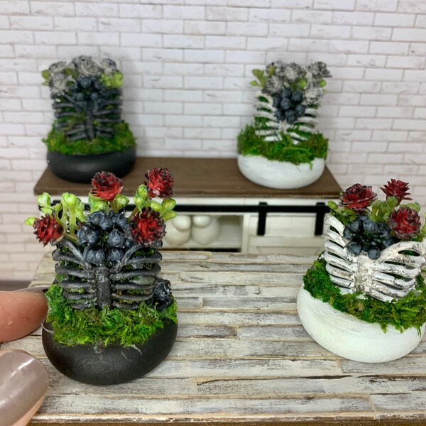 Miniature dollhouse Halloween/witchy rib planter with blackened red or white flowers, fall miniature, mini Halloween decorations