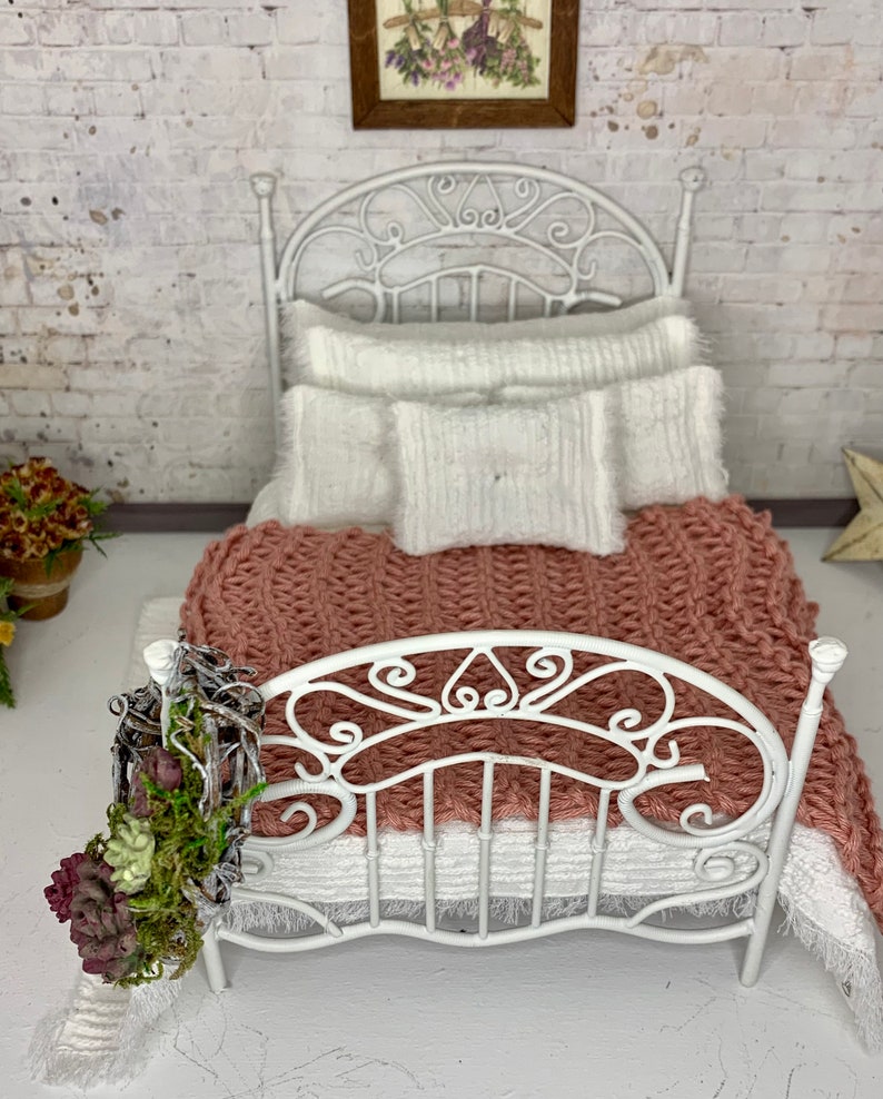 Miniature Pink Rose Knitted Blanket Dollhouse Accessory Etsy