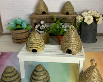 Miniature Dollhouse bee skep, scale 1:12, miniature beehive, miniature bee decoration, miniature bee farmhouse decor