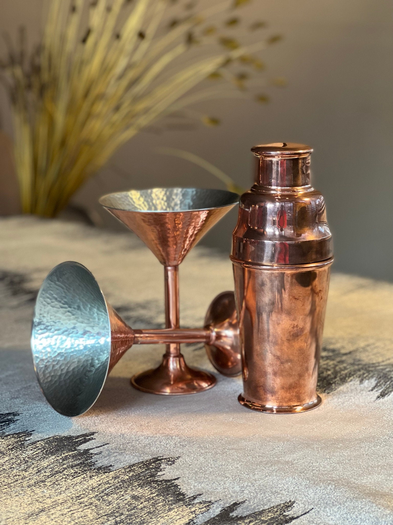 PEBBLED GLASS AND HAMMERED METAL COCKTAIL SHAKER – Agate and Birch