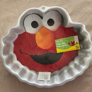 Elmo 2024 cake pan