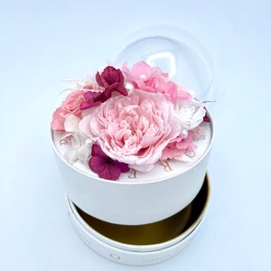Round Clear dome preserved flowers gift box with bottom storage peonies roses hydrangeas Christmas birthday anniversary Mother’s Day gift.